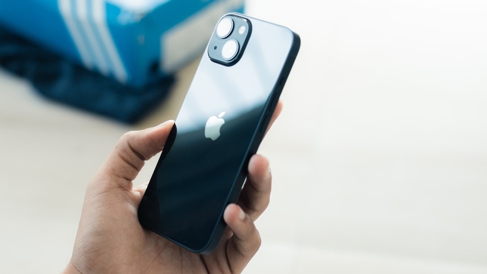Check out this amazing iPhone 13 Holi offer live on Flipkart right now. iPhone 13