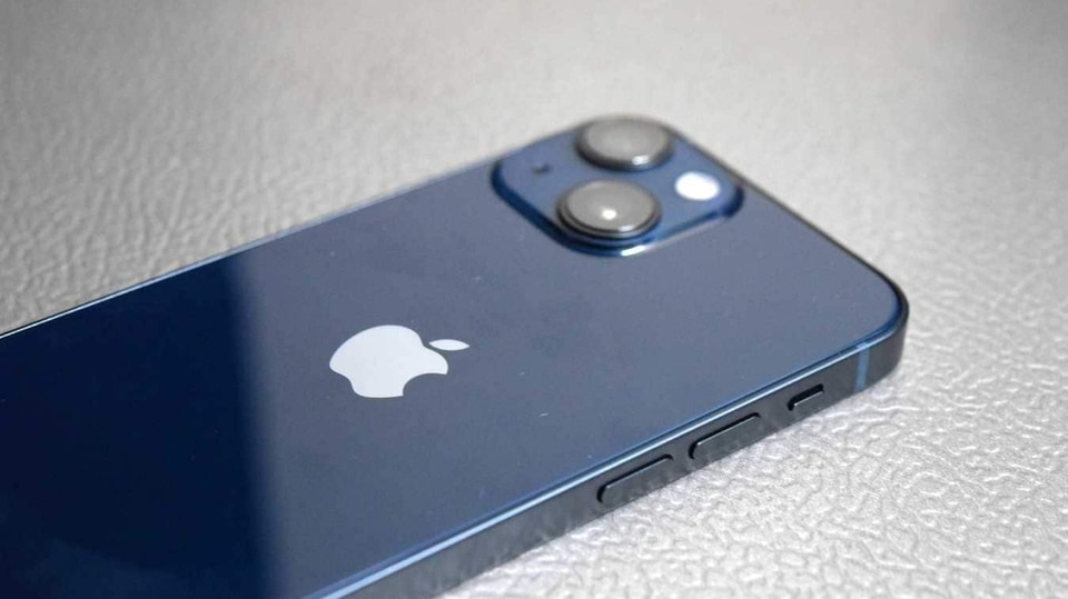 Check out this amazing iPhone 13 Holi offer live on Amazon right now. iPhone 13