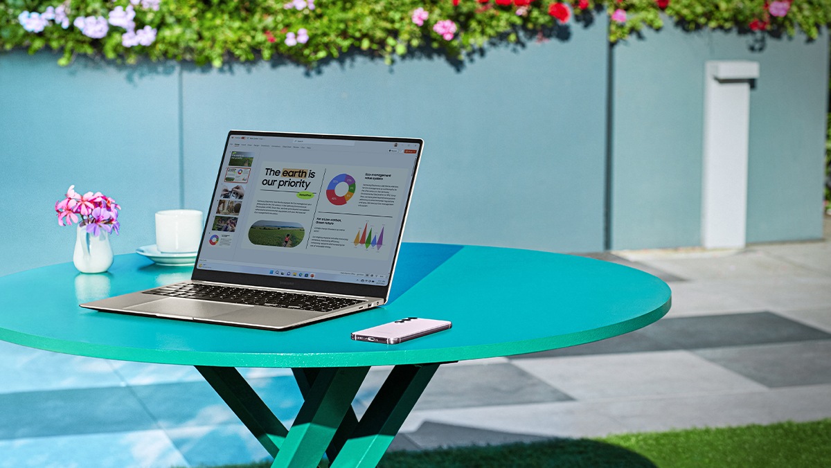 Galaxy Book3 Pro: Starting @  <span class='webrupee'>₹</span>10,333 per month