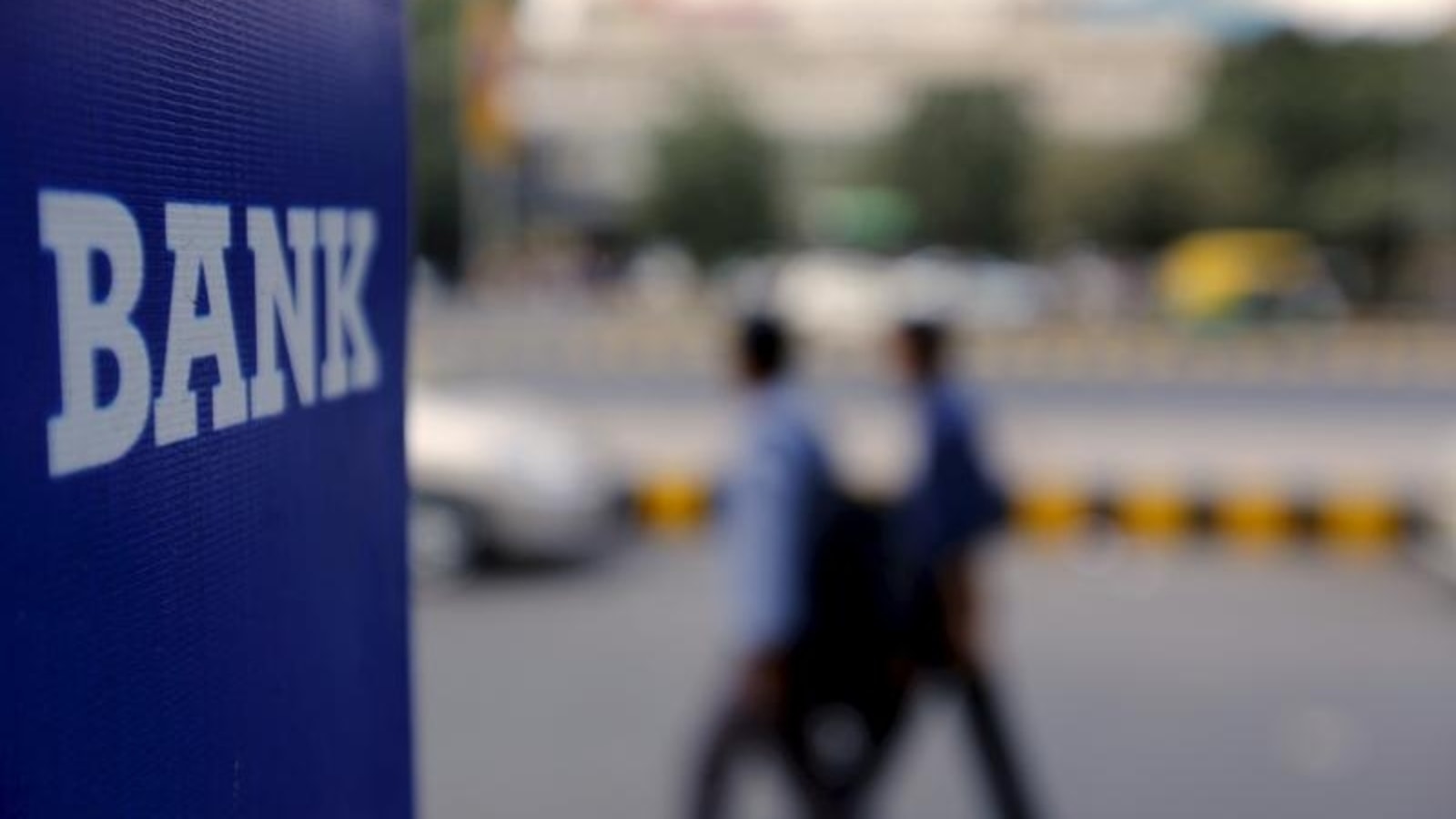 Bank runs used to be slow. The digital era sped them up. Banks