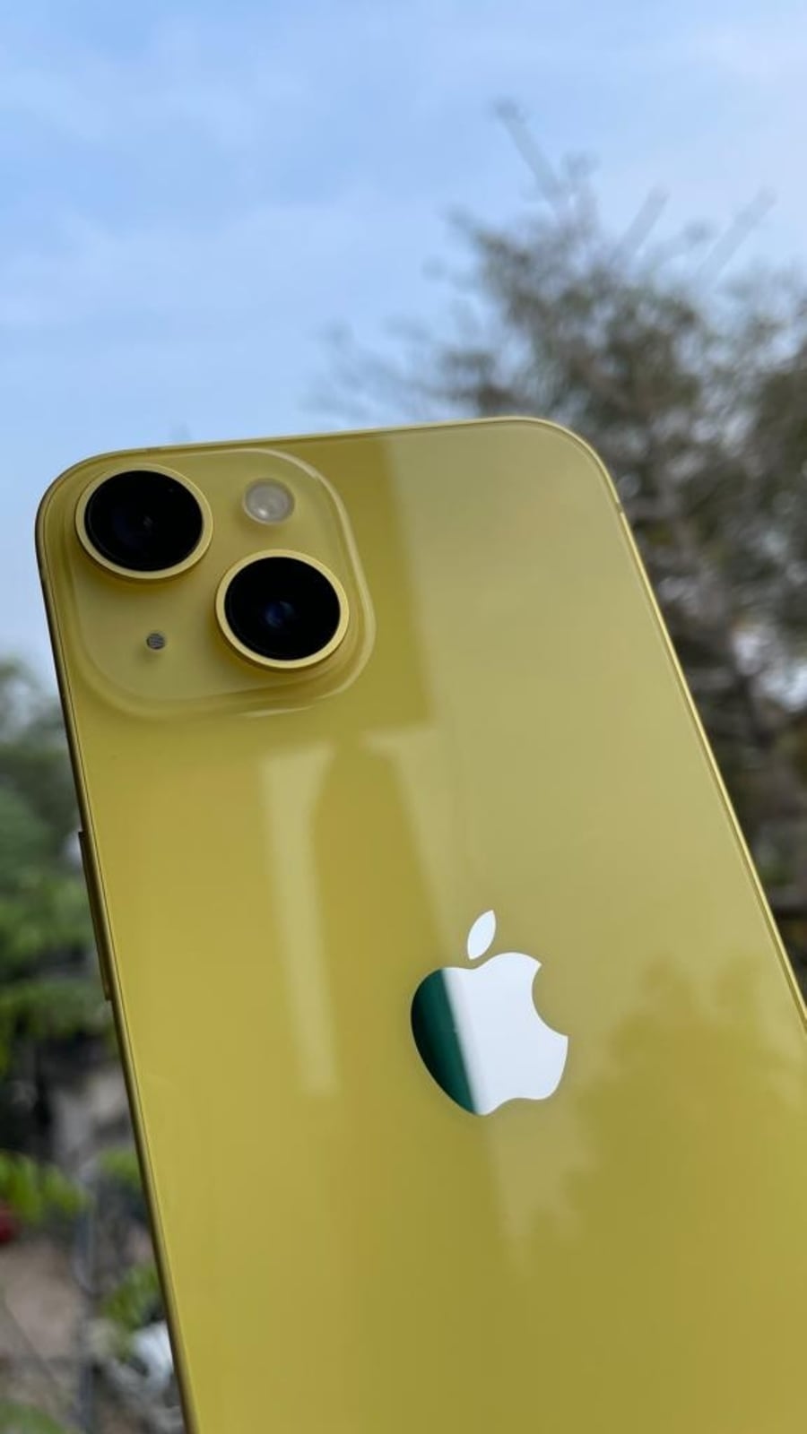 Yellow iPhone 14 First Look: Shiny new avatar