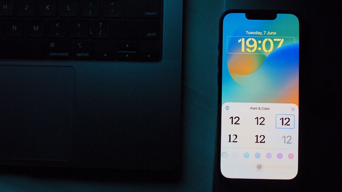 Apart from these, you will get new emoji characters, push notifications for Safari, a podcast interface update, and a new option to delete duplicate pictures from the iCloud Shared Photo Library. iOS 16