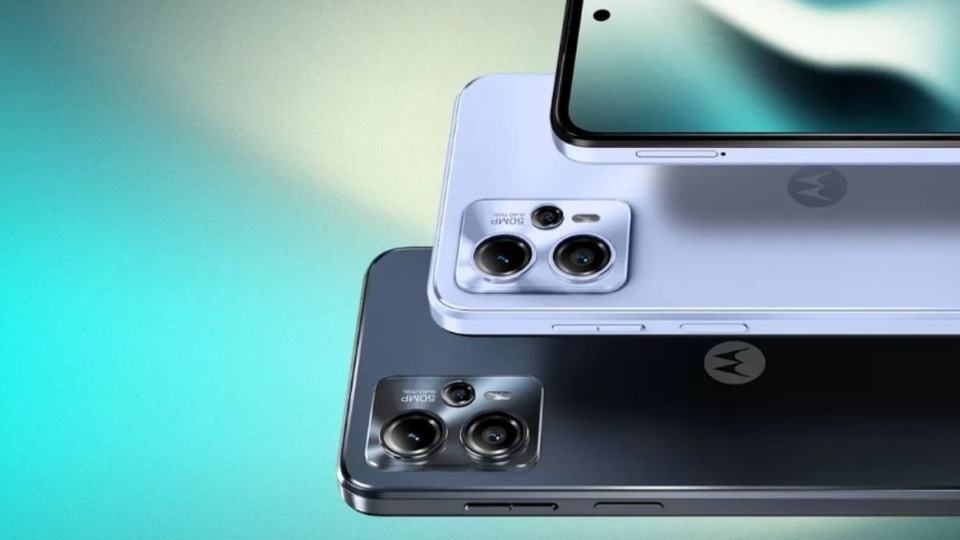 For photography, it gets a triple camera system headlined by a 50MP primary sensor coupled with 2MP depth and a 2MP macro camera. On the front, it has an 8MP selfie camera.