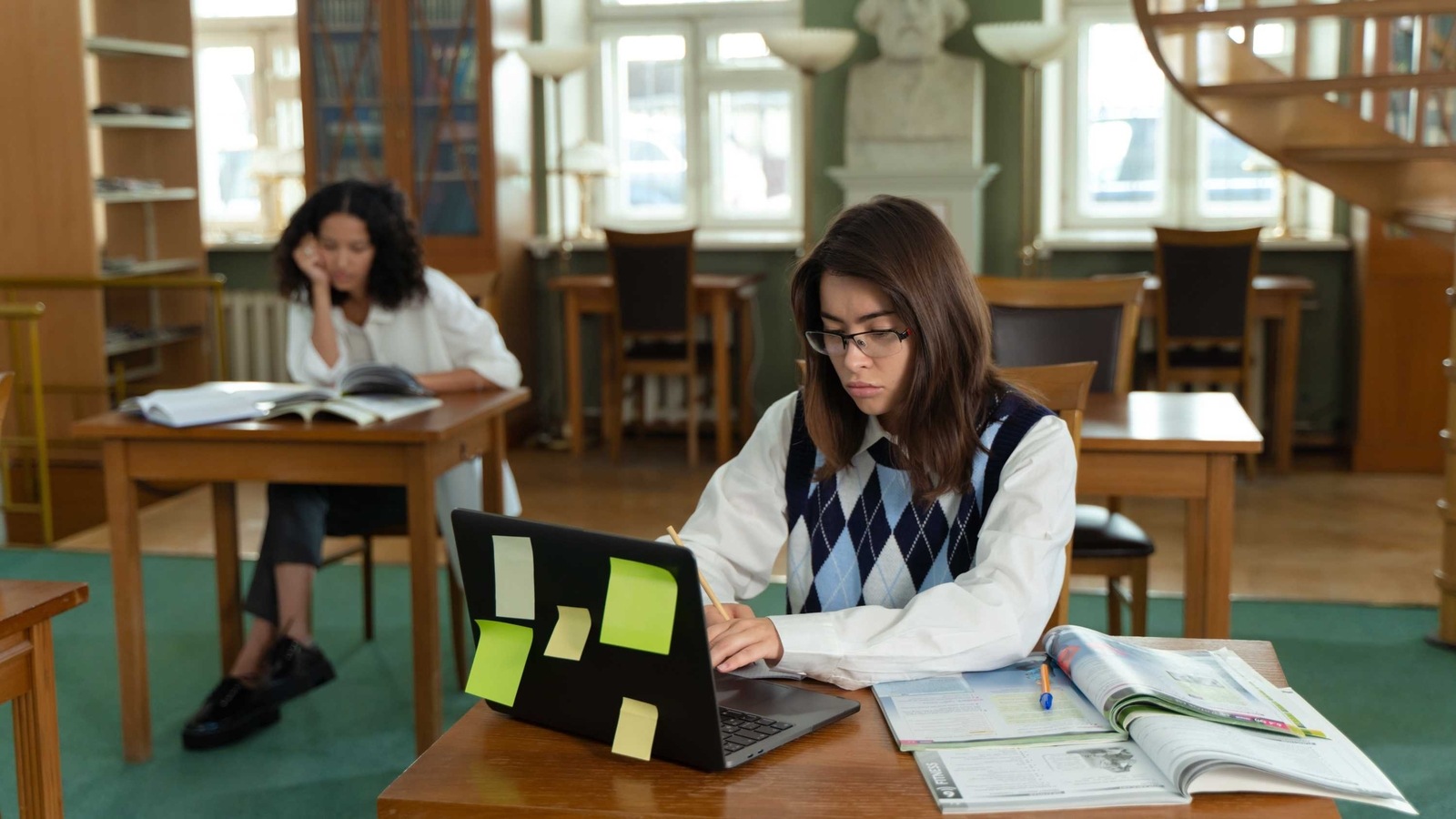 Top 4 ways AI can help students. ChatGPT
