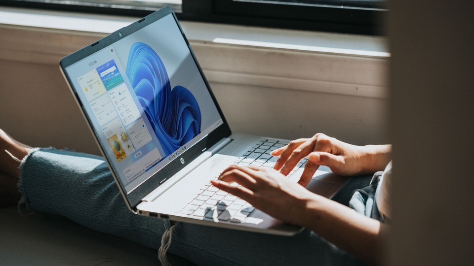 App developers with devices with compatible presence sensors can target apps to request and read user presence information after requesting a human presence capability.