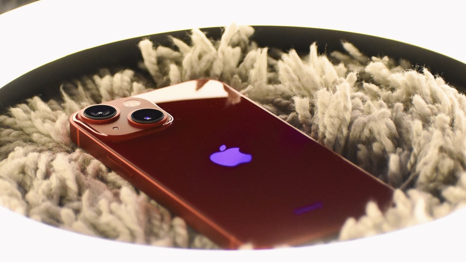 Don't want to spend huge money on premium phones? Check out this iPhone 13 Mini price cut. iPhone 13 Mini