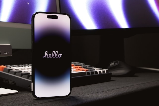 An Alaska Airlines incident, where the plane’s window exploded in mid-air caused panic among passengers. When the incident took place, an iPhone was sucked out from the shattered window. iPhone 14 Pro