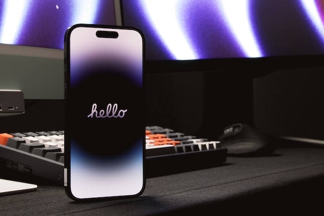 iPhone 14 Pro Max – The iPhone 14 Pro Max is the highest-end iPhone you can buy right now, and you can grab it for just Rs. 127999 on Amazon, against its original price of Rs. 139900. Buyers can also avail up to Rs. 19950 off as an exchange bonus as well as several bank offers. iPhone 14 Pro Max