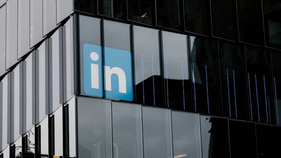 LinkedIn cuts over 700 jobs, phases out China app as demand wavers | Tech  News