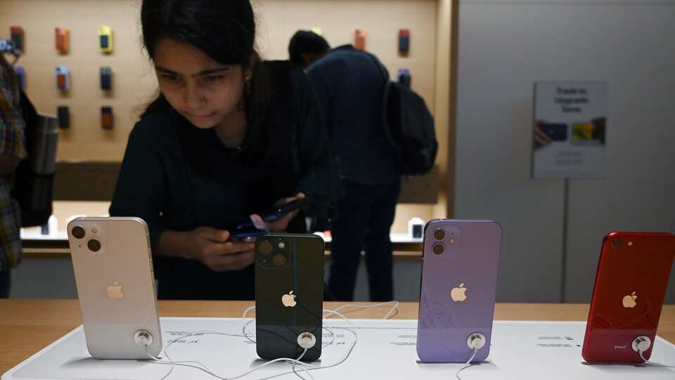 Apple Is Now the Only Major Phone Brand Without a Foldable Model. Apple