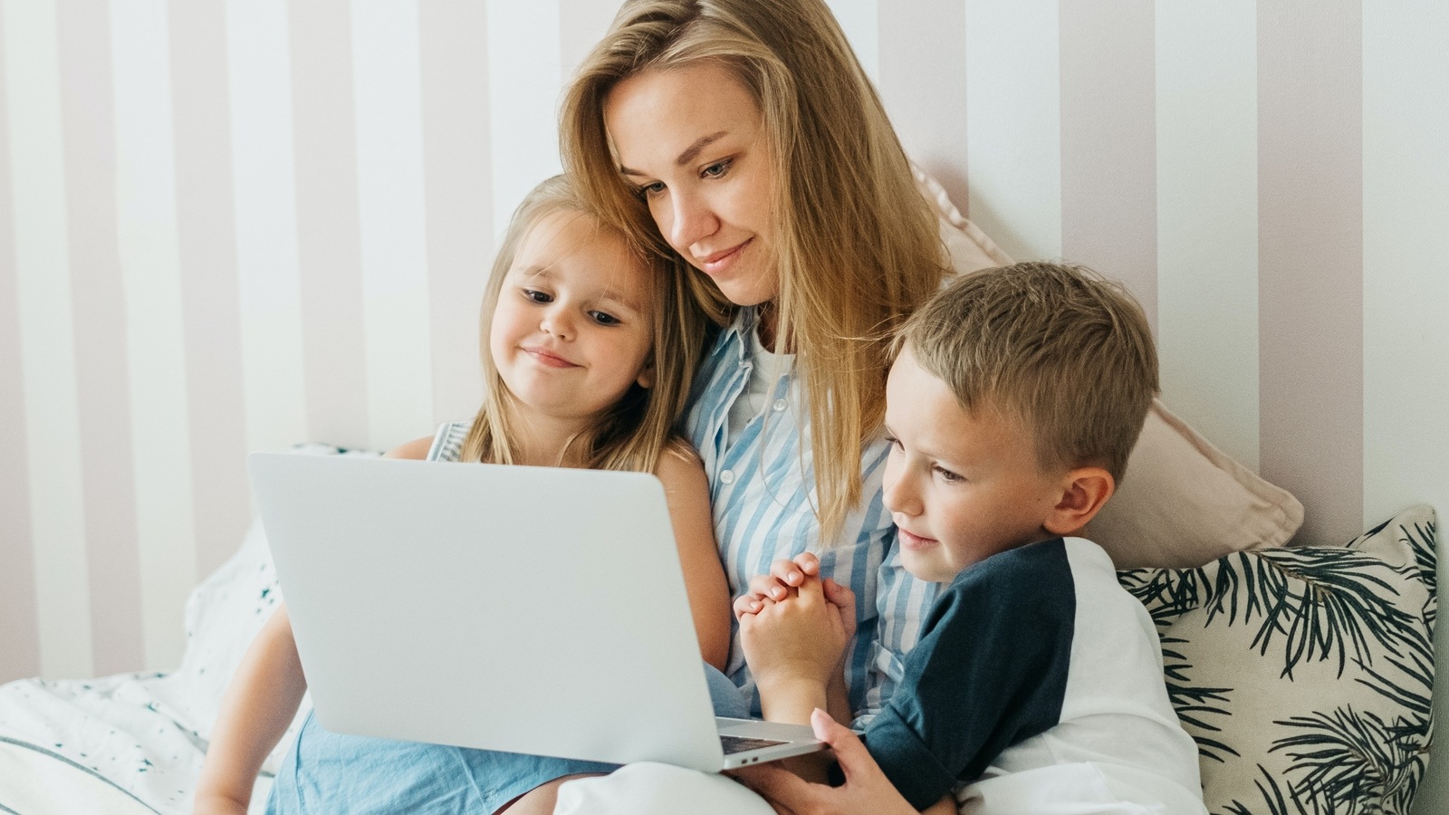 Top 5 WFH jobs and training apps for mothers