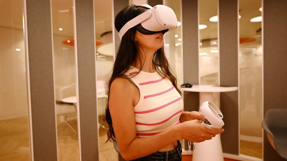 Apple VR/AR mixed reality headset
