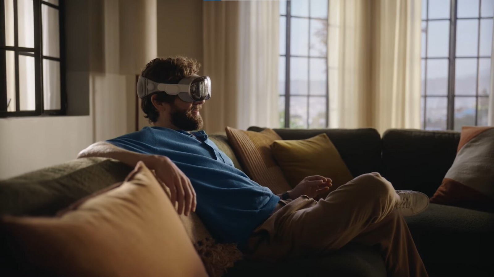 Getting hands-on with the Apple Vision Pro drew amazing reactions. Apple Vision Pro