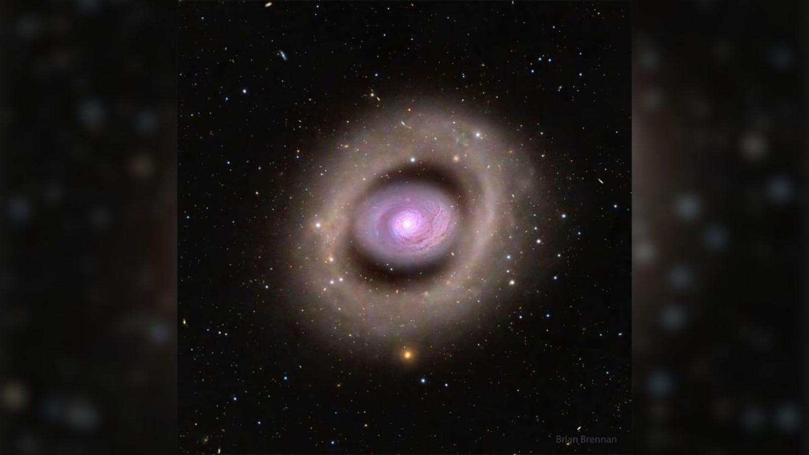 Immagine astronomica del giorno della NASA, 7 giugno 2023: una galassia a doppio anello mozzafiato
