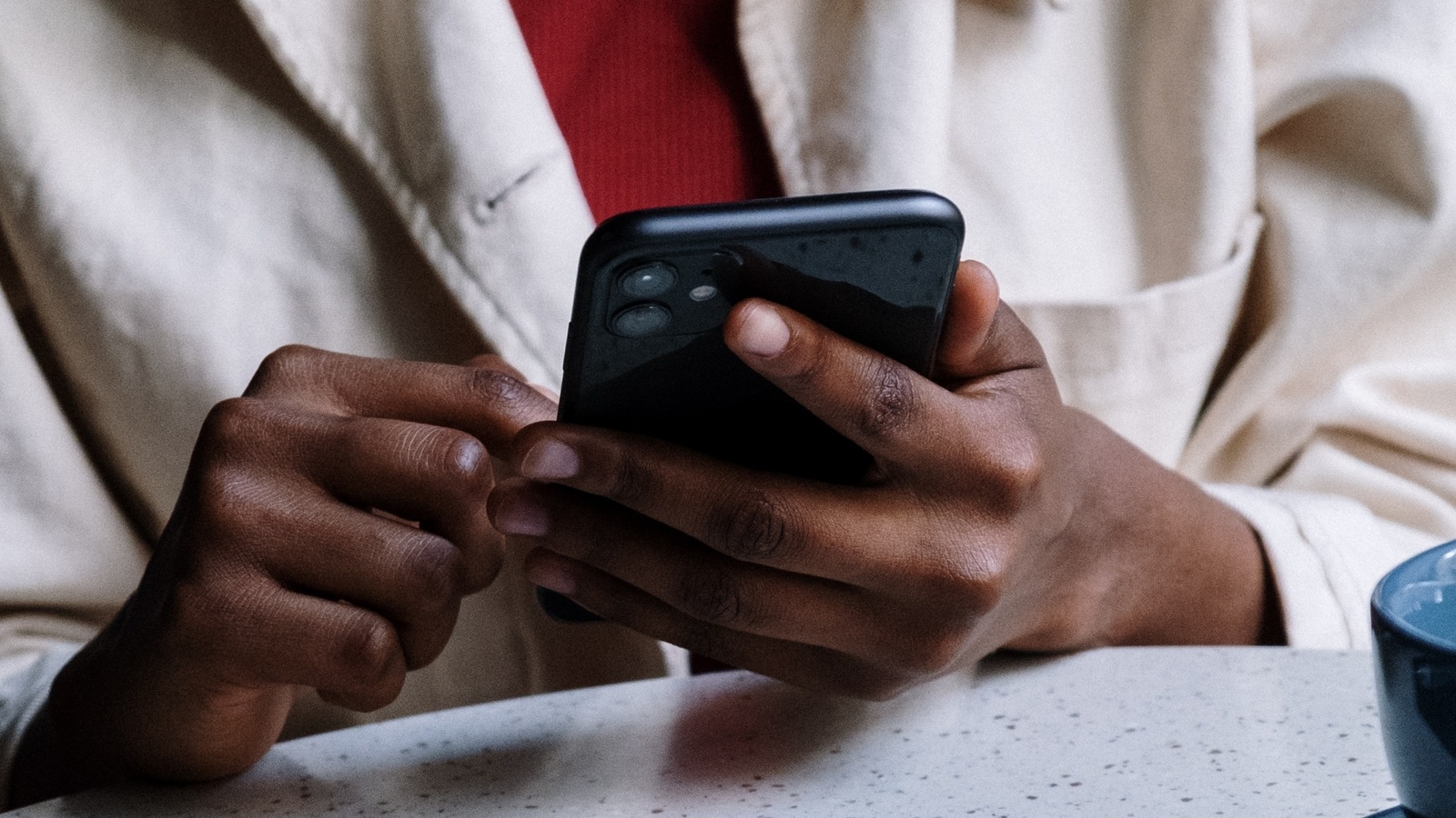 9 discount rolled out on iPhone 12 by Flipkart; lower the price even