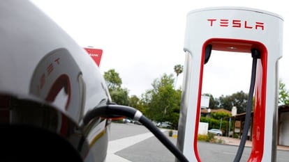Tesla supercharger