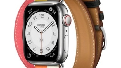 Apple Watch Hermes: Top luxury brands Apple and Hermes bring a classy yet stylish smartwatch with fashionable leather bands that adds a touch of magnificence to your wrist.
