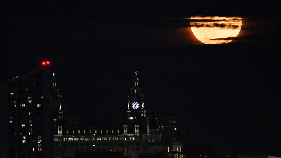 Check out the images of Earth and Moon from Mars.