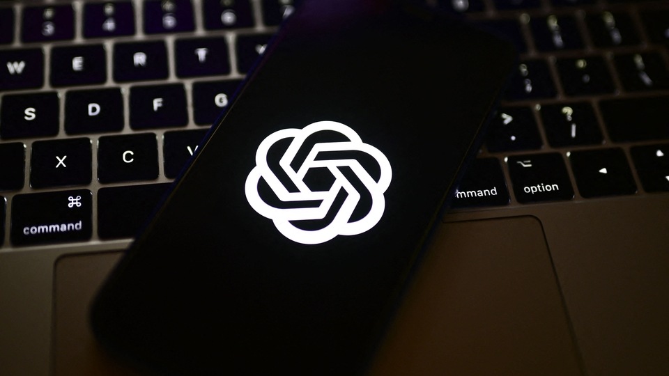 OpenAI’s chatbot ChatGPT has witnessed a dip in its website traffic for the first time since it was released to the public. ChatGPT