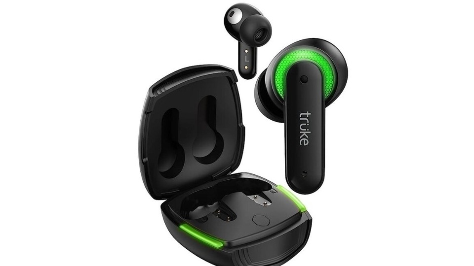 Truke BTG Neo: The BTG Neo offers exceptional communication with its advanced 6-mic Environmental Noise Cancellation. It has intelligent noise-cancellation technology that completely blurs the background noise.