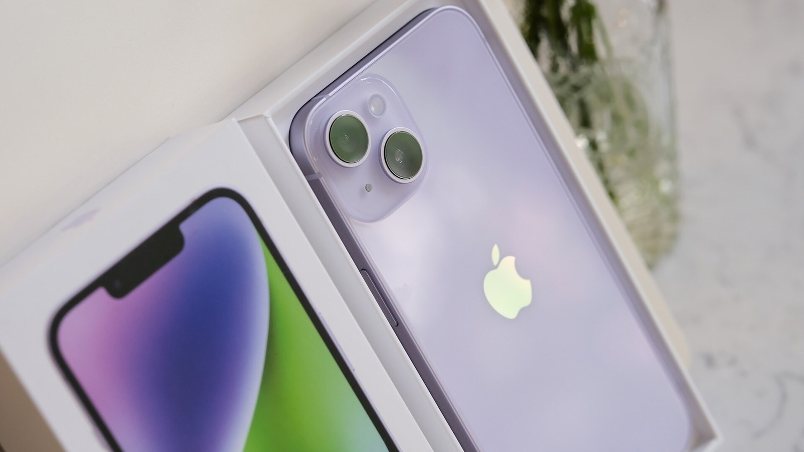 Grab iPhone 14 at a hefty discount on Flipkart. iPhone 14