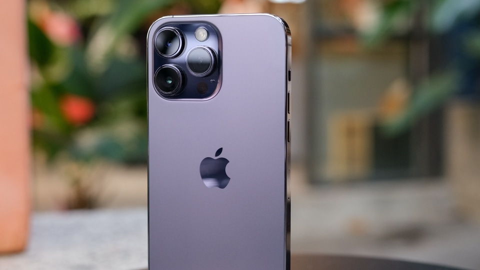 iPhone 15 Pro Max to Get Periscope Lens With 5-6x Optical Zoom: Report