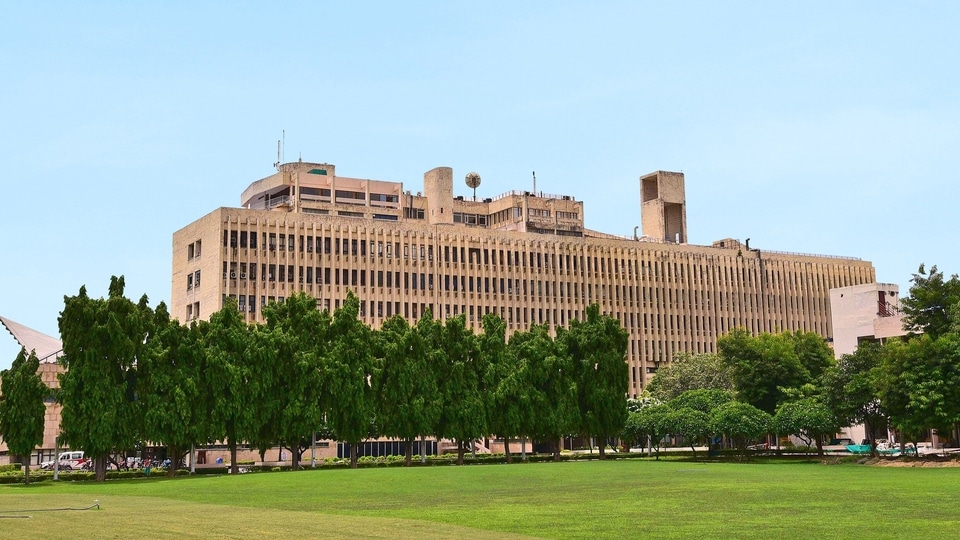 Certification courses on various trending fields to be launched by IIT Delhi. Read to know more. 