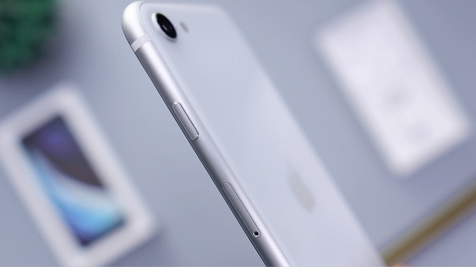 ¡IMPACTANTE!  La GRAN fuga del iPhone SE 4 revela que Apple podría descartar el lanzamiento de 2024