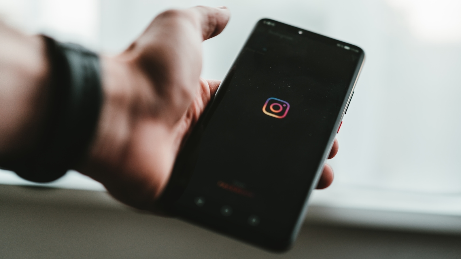 ¡Instagram CAÍDO otra vez!  Miles de usuarios enfrentan problemas ya que la plataforma sufre una interrupción importante