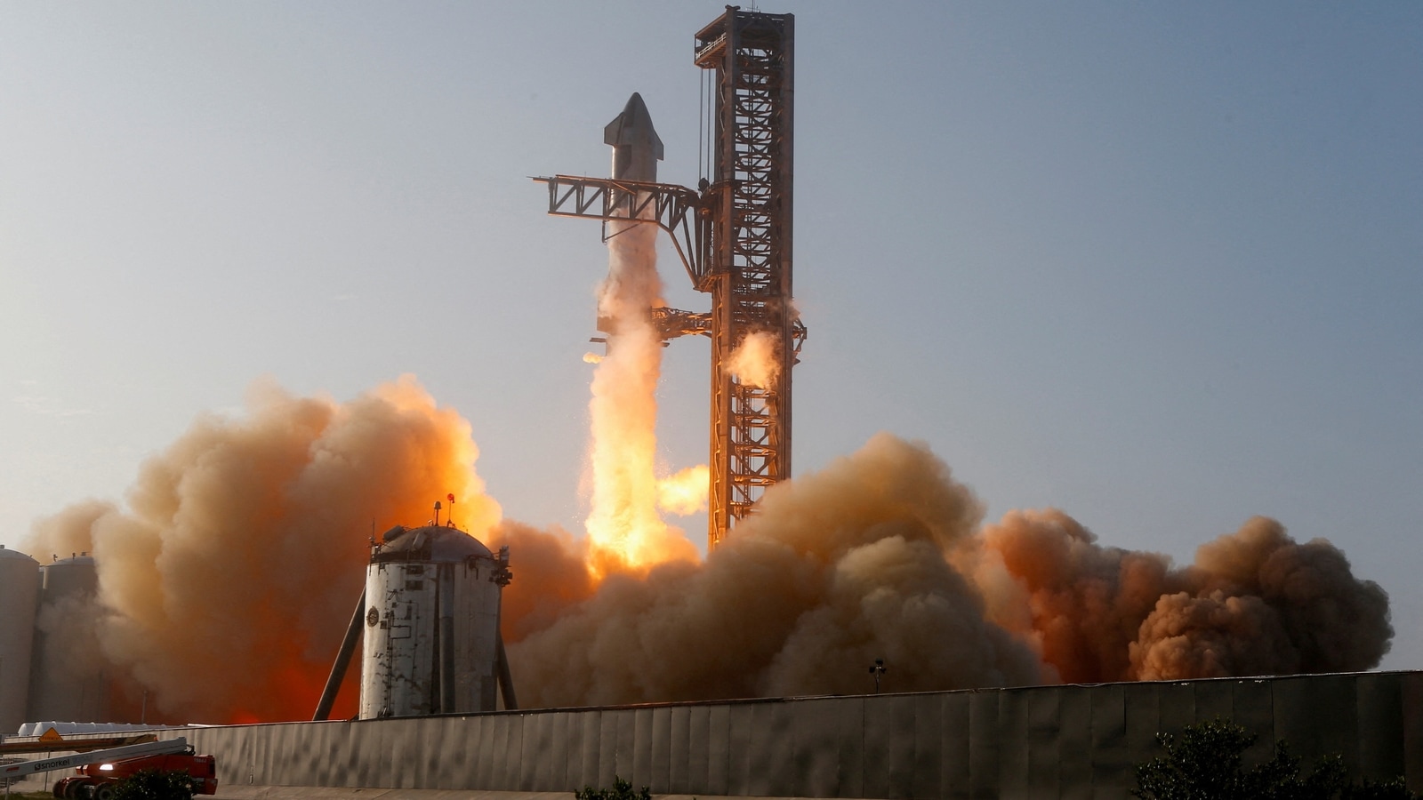 Space Exploration Technologies Corp.’s three-fuselage Falcon Heavy took off with the massive payload at 11:04 p.m. local time on Friday.