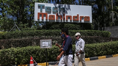 Tech Mahindra recorded a 38 per cent fall in June quarter net profit at  <span class='webrupee'>₹</span>692.5 crore due to a sharp contraction of the profit margins.