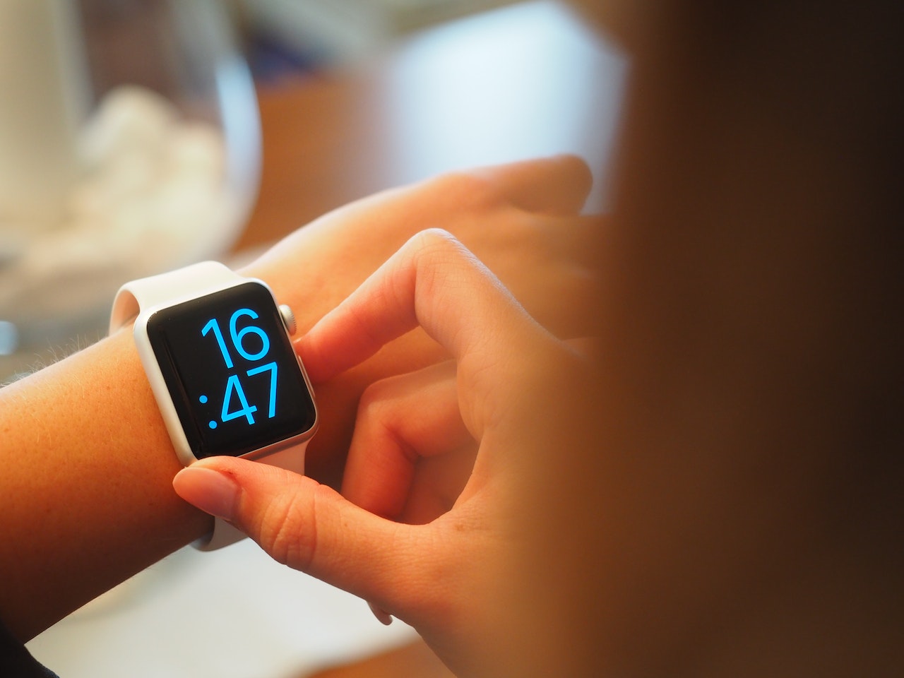 Wondering what to gift your friend, this Friendship Day? Whether you're looking for a present for a friend who's super organized and has every minute planned out, or for a friend who might stretch the truth a bit about when they'll arrive, both could benefit from a smartwatch buddy. This smartwatch will be there for them from morning to night, reminding them to drink water regularly, helping them stay on top of their fitness goals, and adding a stylish tech touch to their look. To make your choice easier, we've put together a list of the top five smartwatches available that you can gift this Friendship Day. Check them out! Smartwatches