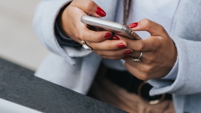 pexels-anete-lusina-5239715