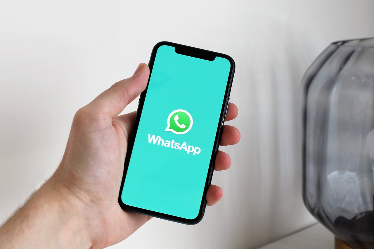 Utilize Disappearing Messages: This feature automatically removes messages after a specified timeframe, enhancing privacy. Users can select durations of 24 hours, 7 days, or 90 days for individual or group chats, though message previews persist in notifications until the app is opened. WhatsApp