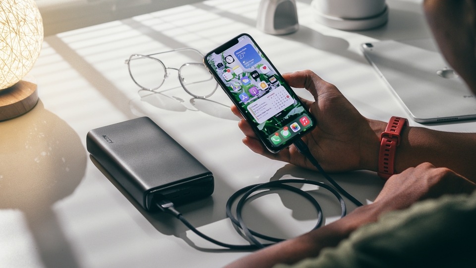 Discover the hidden iPhone emergency feature - know how to set up emergency contacts and call for help effortlessly. iPhone
