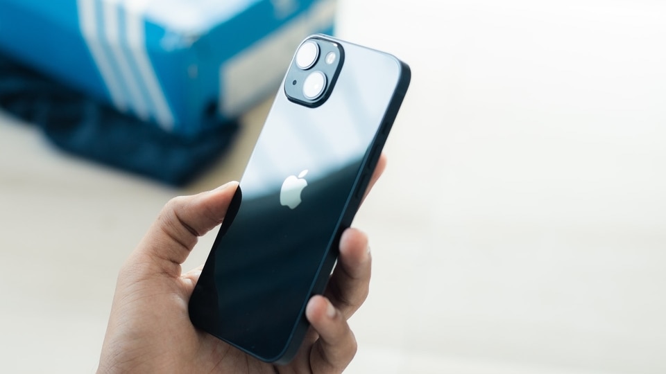 iPhone 13  iPhone 11: Get Rs 25K discount on iPhone 13; iPhone 11