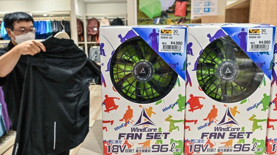 At least 53 people died because of heatstroke and almost 50,000 needed emergency medical attention in Japan. Japanese apparel technology