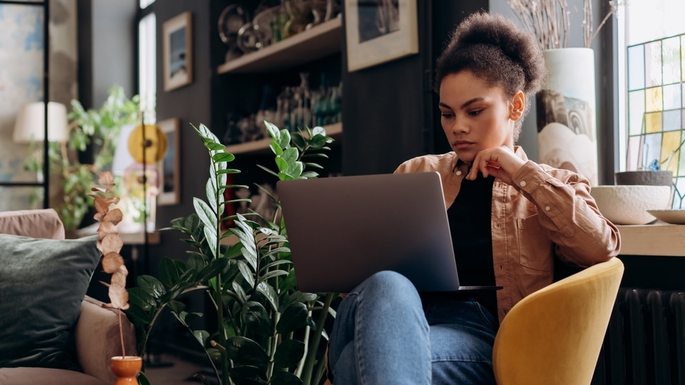 Dozens of websites are using AI chatbots to copy and repurpose articles from top publishers, according to a report. AI Chatbots