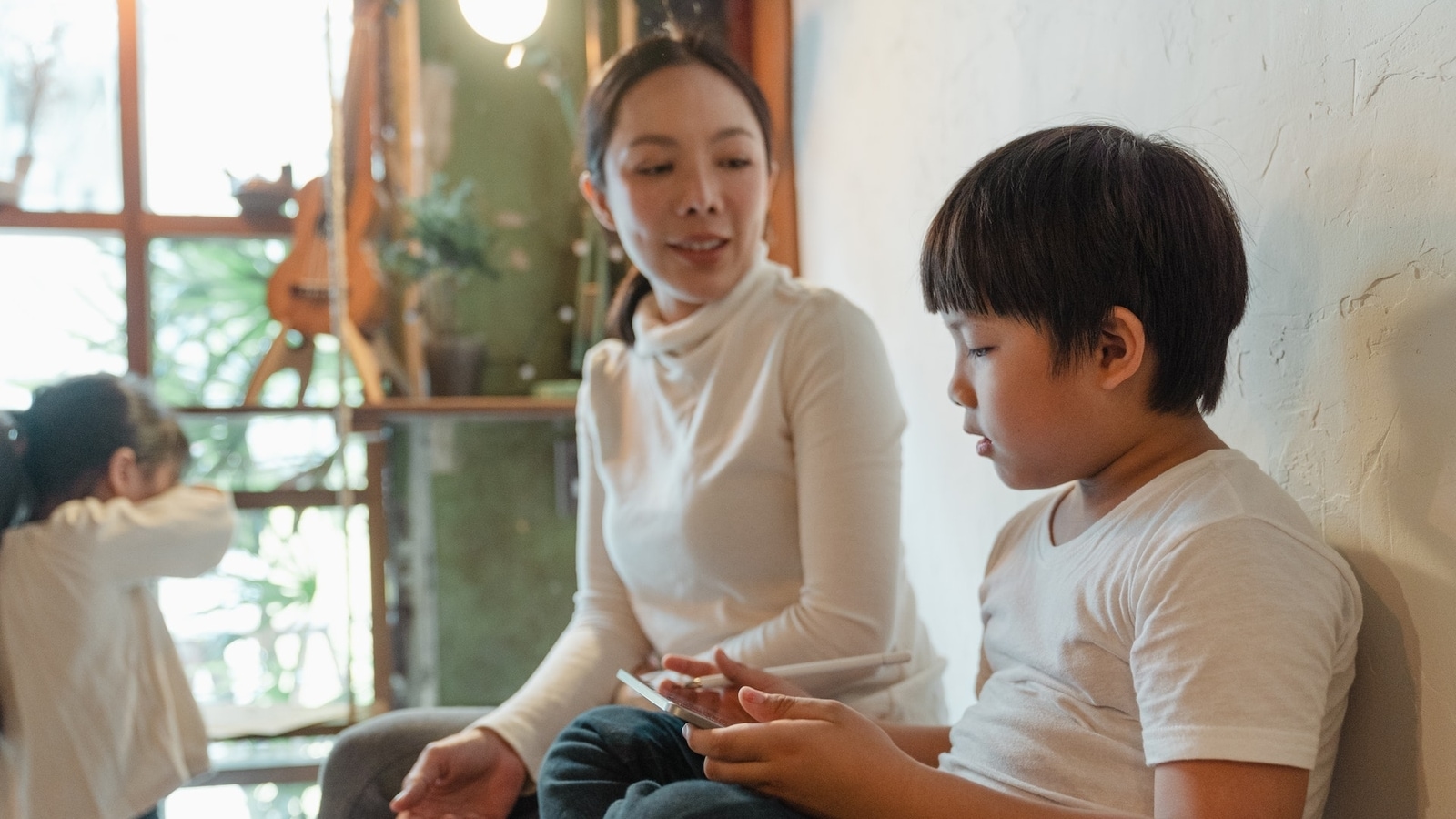 Parents concerned about mental health and technology use as children return to School, says study. Social media