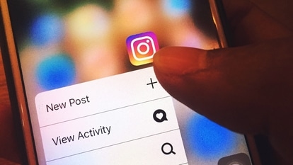 Instagram's active status feature
