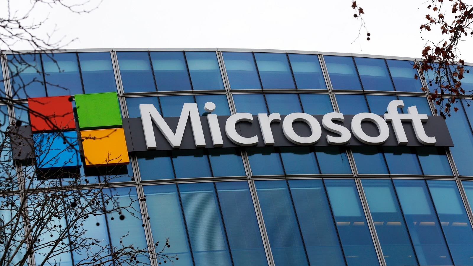 Microsoft to unbundle Groups from Workplace, seeks to avert EU antitrust positive