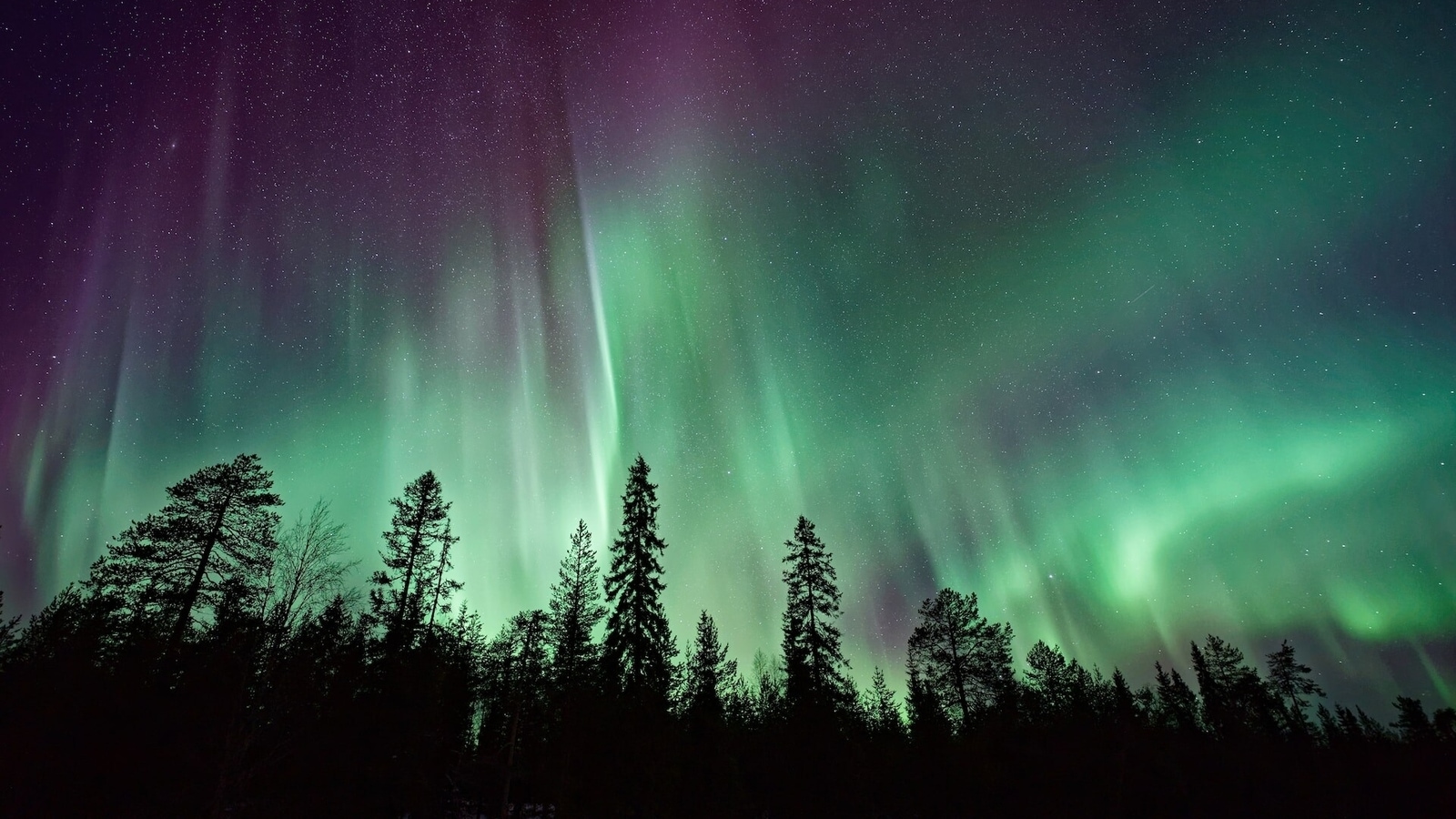 La tormenta geomagnética G2 golpea la Tierra y provoca auroras boreales en Estados Unidos