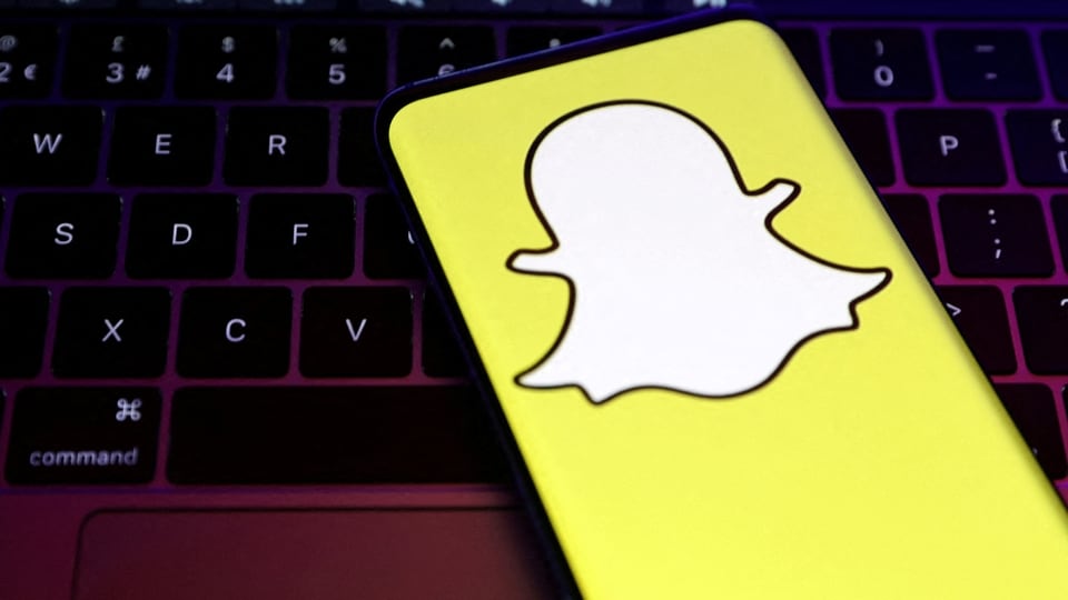 Snapchat to roll out in-app warnings to enhance protection for users between the age group of 13-17 years.