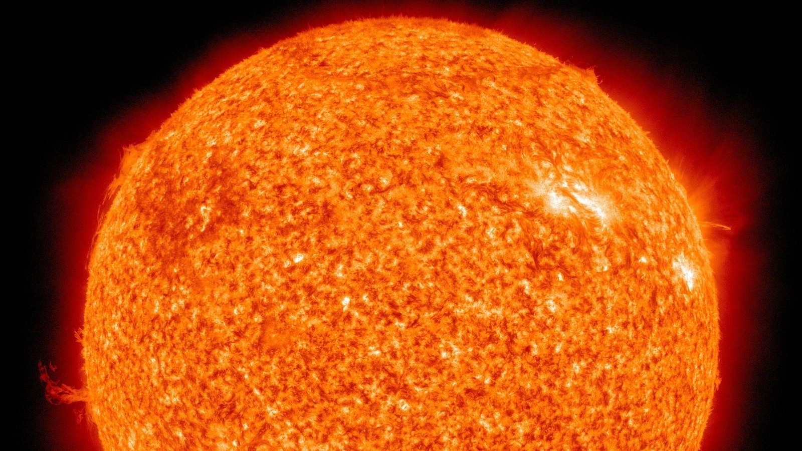 Ketakutan akan badai matahari meningkat saat CME menuju Solar Orbiter;  Pemadaman listrik melanda Amerika setelah jilatan api matahari