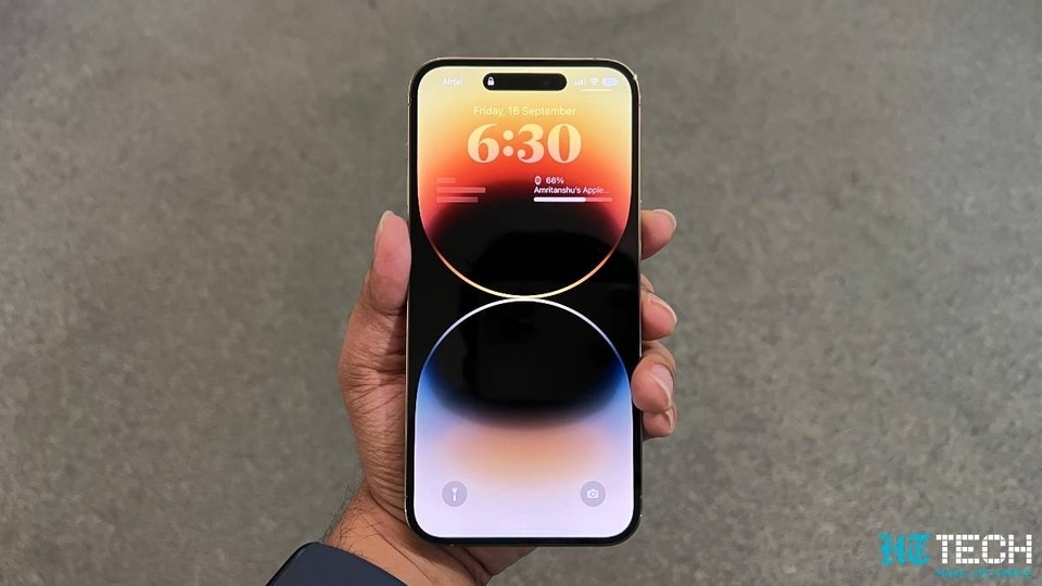 Apple Reveals Its Newest iPhone, The Internet Reacts With 30