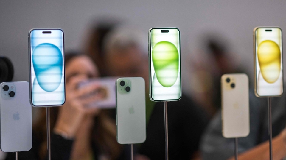 China expands the government ban on iPhones as retaliation, US says Apple