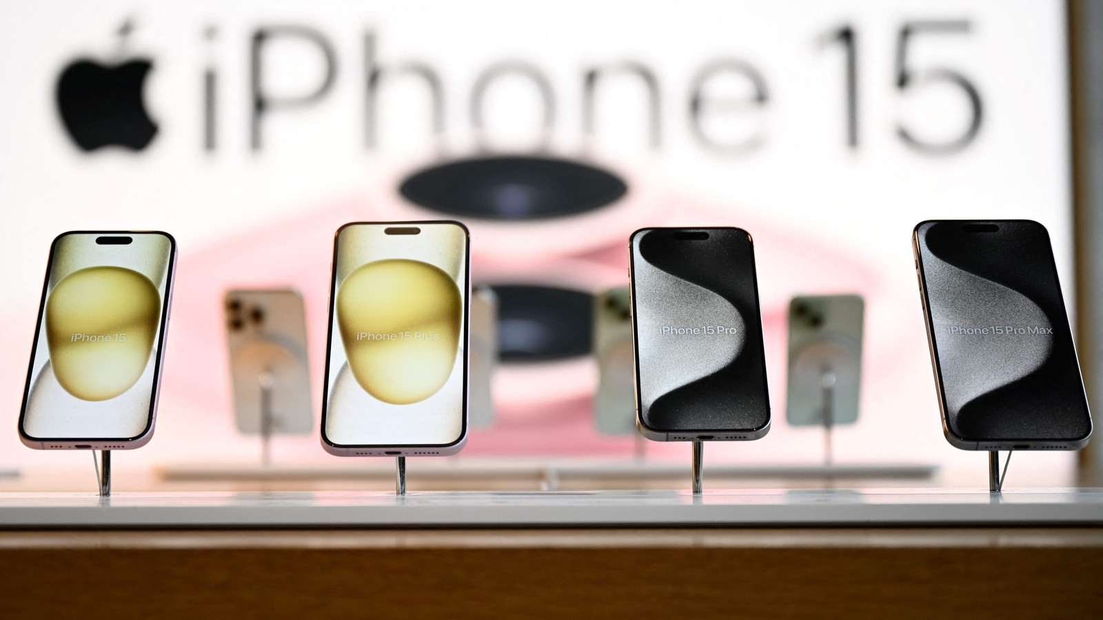 El Apple iPhone 15 tuvo un buen comienzo, pero algo andaba mal, dice Mark Gurman