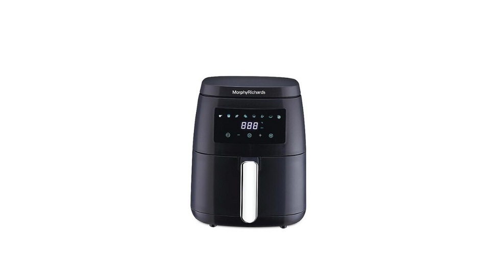 Morphy Richards Digital Air Fryer: The air fryer has a 5L capacity which cooks food with 65% less fat and 15 % more protein retention. Its dual fan technology cooks the food with moderate time and temperature control. Lastly, it has 8 preset menus. The Morphy Richards Digital Air Fryer is priced at Rs.14999, however, on Amazon, you can get it for Rs.7599.