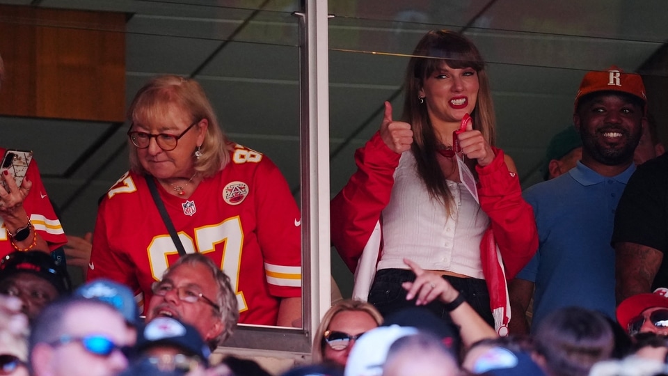 ChatGPT was asked if Taylor Swift is dating Kansas City Chiefs tight end Travis Kelce. (Photo by Jason Hanna / GETTY IMAGES NORTH AMERICA / AFP)