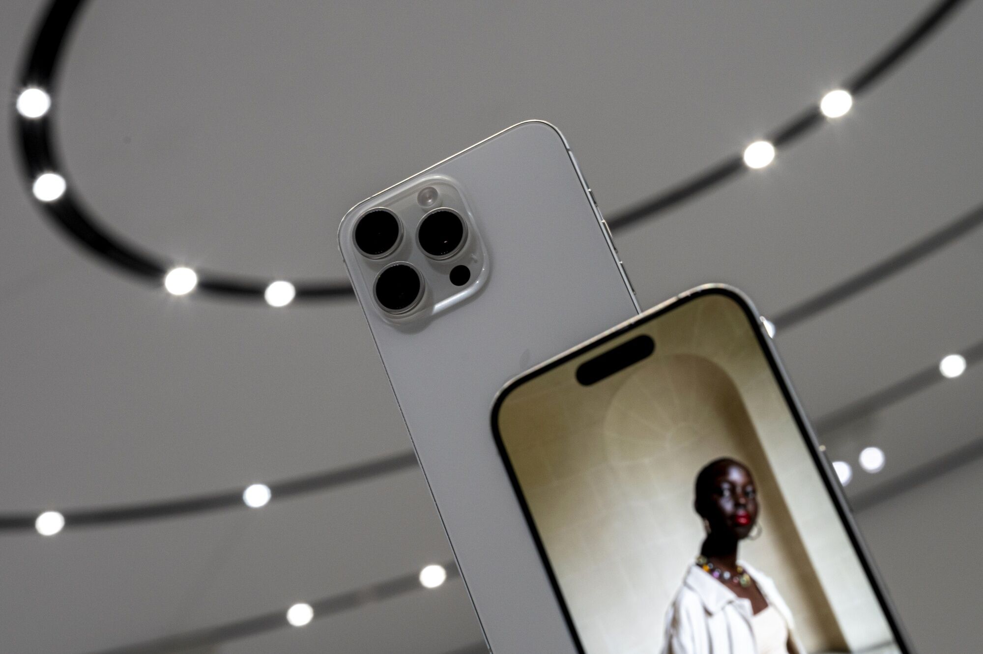 iPhone 16 Pro will support the upcoming iOS 18 update which includes several new features such as home and lock screen customisation, upgrades to iOS apps, and more. Most importantly, the update will bring on-device Apple Integllience to the smartphone which is an AI-powered feature to boost smart experience. iPhone 16 Pro